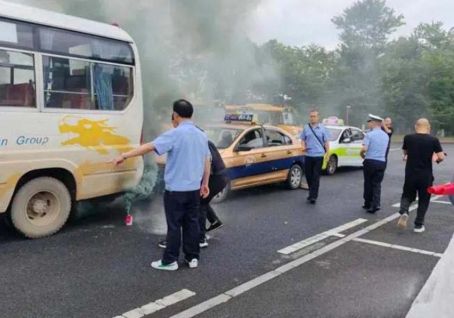 常德桃花源交警組織多部門開展道路交通事故應急演練